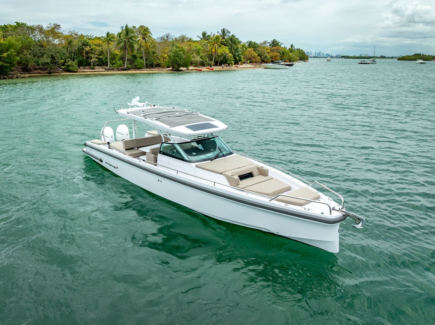 37' Axopar 2025